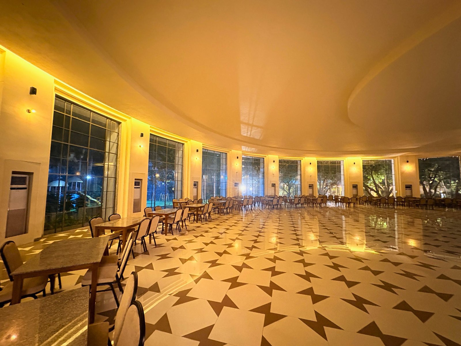 Arc Restaurant banquet circular layout
